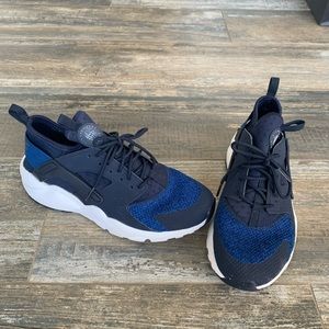Nike blue huarache size 7